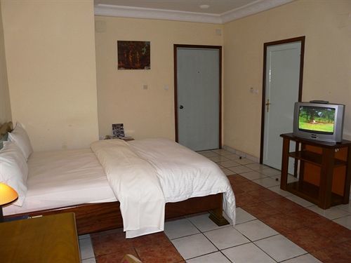 Azam Hotel Bamenda Exterior foto
